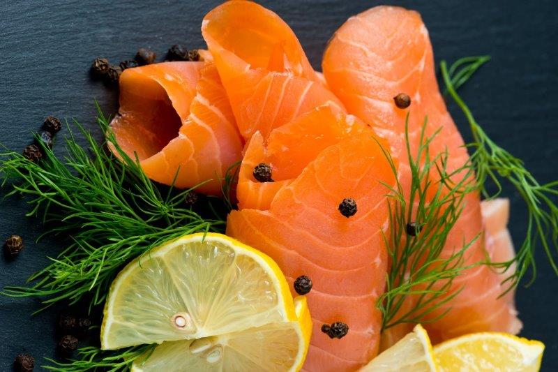 Räucherlachsprodukte von der Buffetware bis hin zu Premium-Artikeln